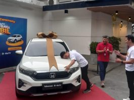 Kesetiaan Berbuah Manis, Pemuda Pamekasan Bawa Pulang Honda WR-V dari Telkomsel dan WeTV