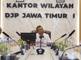 Perkuat Sinergi, Kanwil DJP Jatim I dan KADIN Jawa Timur Kolaborasi Tingkatkan Literasi Perpajakan, Kepala Kanwil DJP Jawa Timur I Max Darmawan memberikan sambutan dalam audiensi bersama KADIN Jawa Timur
