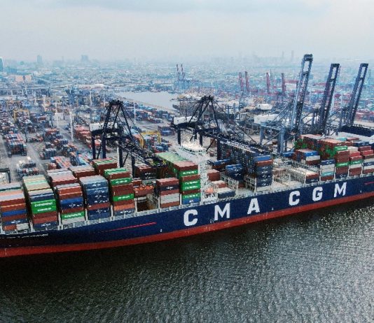 Kinerja Positif Pelindo Terminal Petikemas di Tengah Tantangan Logistik Global