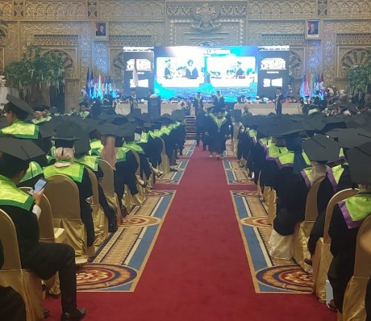 Wisuda ke-119 Unesa: Menjawab Tantangan Resiliensi Global dan Kisah Inspiratif Beasiswa S2 untuk Atlet Paralimpik