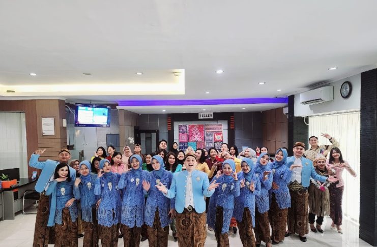 Semangat Kartini di BRI Surabaya Jemursari: Harmoni Tradisi dalam Pelayanan Modern