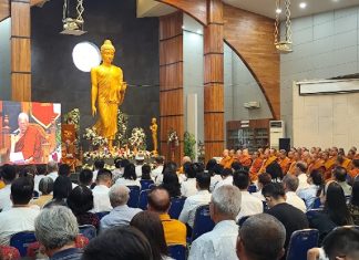 Menyambut 50 Tahun STI, Ribuan Umat Buddha Hadiri Pengecoran Rupang Buddha Nusantara Kelima di Surabaya