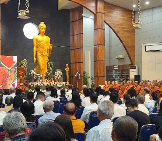 Menyambut 50 Tahun STI, Ribuan Umat Buddha Hadiri Pengecoran Rupang Buddha Nusantara Kelima di Surabaya
