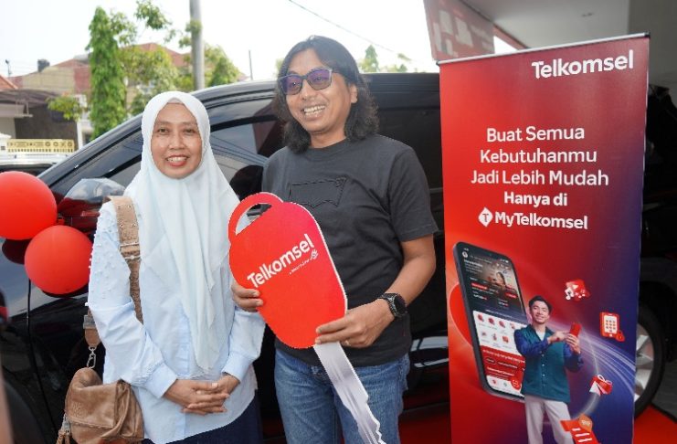 Kejutan Manis di Balik Tukar Poin: Pelanggan Setia Telkomsel Bawa Pulang Innova Zenix