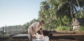 Raih Juara Umum ADWI, Desa Les di Buleleng Sukses Padukan Tradisi dan Kemajuan Ekonomi arakat Desa Sejahtera Astra Desa Les mempertahankan tradisi pembuatan garam tradisional yang diwariskan secara turun-temurun sebagai bagian dari pengembangan ekonomi berbasis potensi lokal dan keberlanjutan desa.