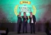 Direktur Utama Bank Jatim, Winardi Legowo menerima langsung penghargaan dalam ajang bergengsi 23rd INFOBANK-MRI Banking Service Excellence Appreciation 2026