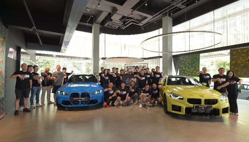 Komunitas BMW M Owners Surabaya dalam Peluncuran New BMW M2 dan New BMW M3 Touring, Sabtu (27/06)