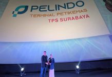 Sukses Transformasi Digital Layanan Kapal, PT TPS Raih Penghargaan Bergengsi Marketeers OMNI Brands 2026 Assistant Manager Hubungan Pelanggan TPS, Ratu Sawitri, menerima penghargaan OMNI Brand of The Year 2026