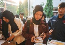 Unesa Bagikan 35.000 Porsi Sarapan Pagi, Dukung Konsentrasi Mahasiswa Selama UAS