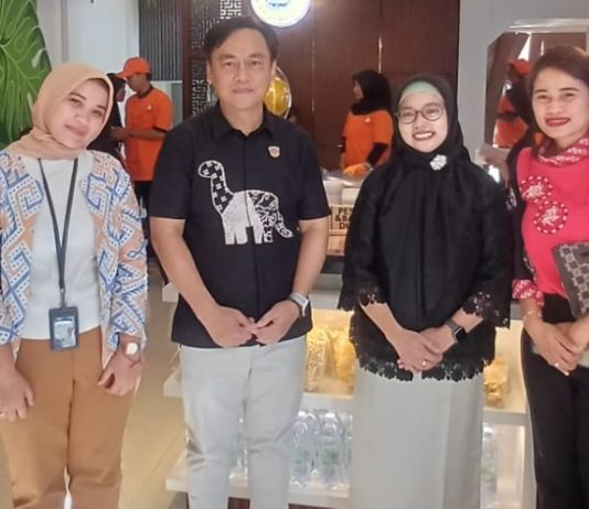 Dongkrak Daya Saing Kuliner Lokal, BRI Jemursari Rangkul Pemilik Bakso Kaki Sapi