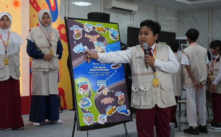 Portground Vol. 1: Pelindo, BNN, dan BPBD Kenalkan Dunia Pelabuhan ke Ratusan Anak di Surabaya