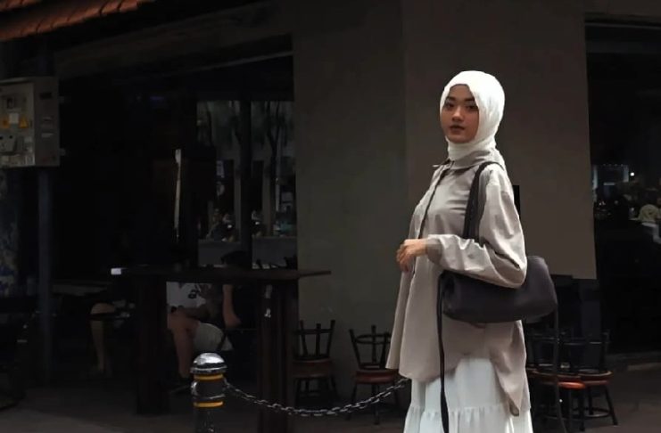 Kisah Fira, Alumnus DKV Unesa yang Dobrak Batas Lewat Sekolah Model Disabilitas Kisah Fira, Alumnus DKV Unesa yang Dobrak Batas Lewat Sekolah Model Disabilitas