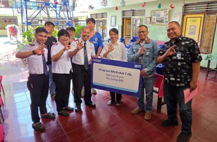 BRI Region 12 Surabaya Salurkan Paket Sembako ke 9 Panti Asuhan dan Gereja, Tebar Kepedulian Sambut HUT ke-81 RI