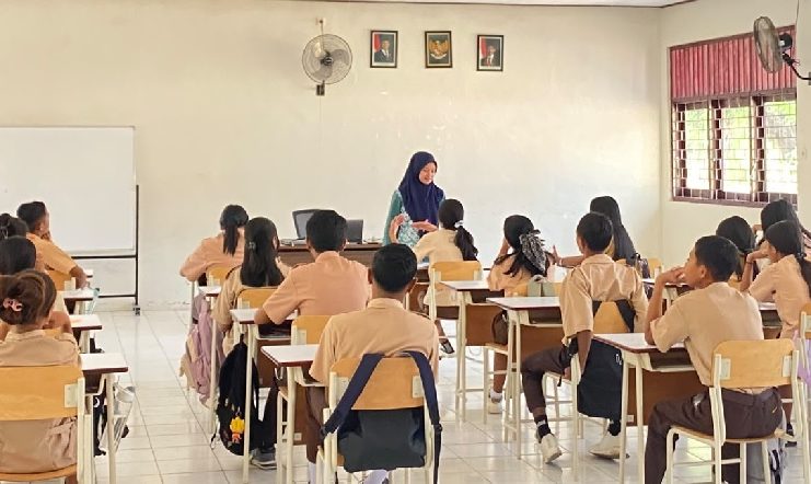 Unesa Kawal Program Sekolah Nasional Terintegrasi di Kupang dan Tidore