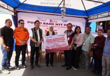 Sinergi Pemprov Jatim dan Bank Jatim Salurkan Bantuan Logistik senilai Rp3 Miliar Lebih untuk Korban Bencana di NTT Sinergi Pemprov Jatim dan Bank Jatim Salurkan Bantuan Logistik senilai Rp3 Miliar Lebih untuk Korban Bencana di NTT