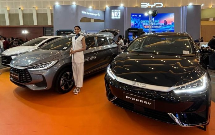 Lengkapi Pilihan Mobil Keluarga, BYD Boyong M6 DM ke GIIAS Surabaya 2026
