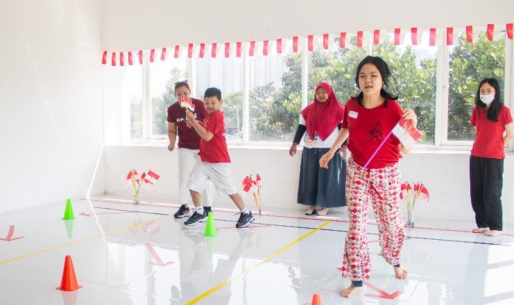 Anak-Anak Disabilitas Rayakan Kemerdekaan di Unesa: Lomba Sekaligus Media Terapi Fokus dan Interaksi
