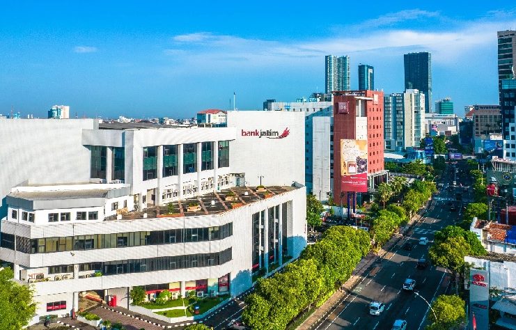 Tahan Banting di Tengah Tantangan Ekonomi, Kredit Konsolidasi Bank Jatim Melesat 41,68% dan Laba Naik 53,4% Tahan Banting di Tengah Tantangan Ekonomi, Kredit Konsolidasi Bank Jatim Melesat 41,68% dan Laba Naik 53,4%