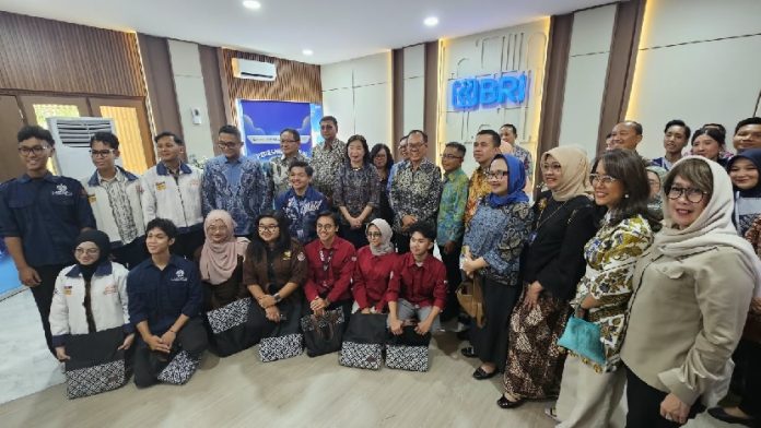 BRI dan UNAIR Resmikan Gerai CERDAS PeKA: Dorong Mahasiswa Kritis Bertransaksi Digital