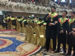 Wisuda ke-123 UNESA: Rektor Tegaskan Kampus Bukan Garis Finish, Tapi Titik Start Laboratorium Kehidupan