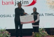Bank Jatim Salurkan Bantuan CSR Dapur Umum dan Dapur Air untuk Dinsos Jatim di Puncak Hari Jadi ke-81 Pemprov Bank Jatim Salurkan Bantuan CSR Dapur Umum dan Dapur Air untuk Dinsos Jatim di Puncak Hari Jadi ke-81 Pemprov