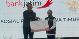 Bank Jatim Salurkan Bantuan CSR Dapur Umum dan Dapur Air untuk Dinsos Jatim di Puncak Hari Jadi ke-81 Pemprov Bank Jatim Salurkan Bantuan CSR Dapur Umum dan Dapur Air untuk Dinsos Jatim di Puncak Hari Jadi ke-81 Pemprov